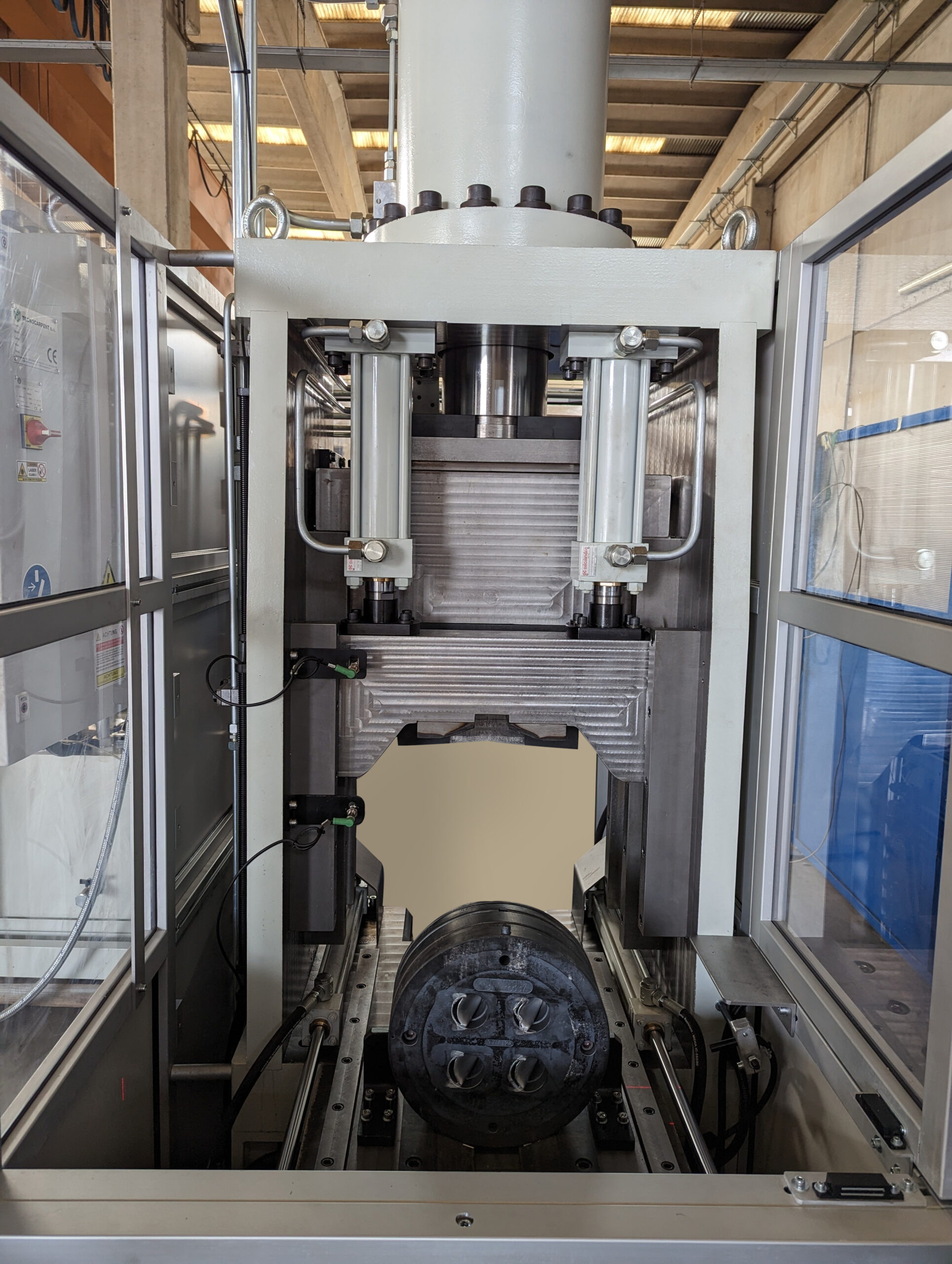 Vertical die shearing press
